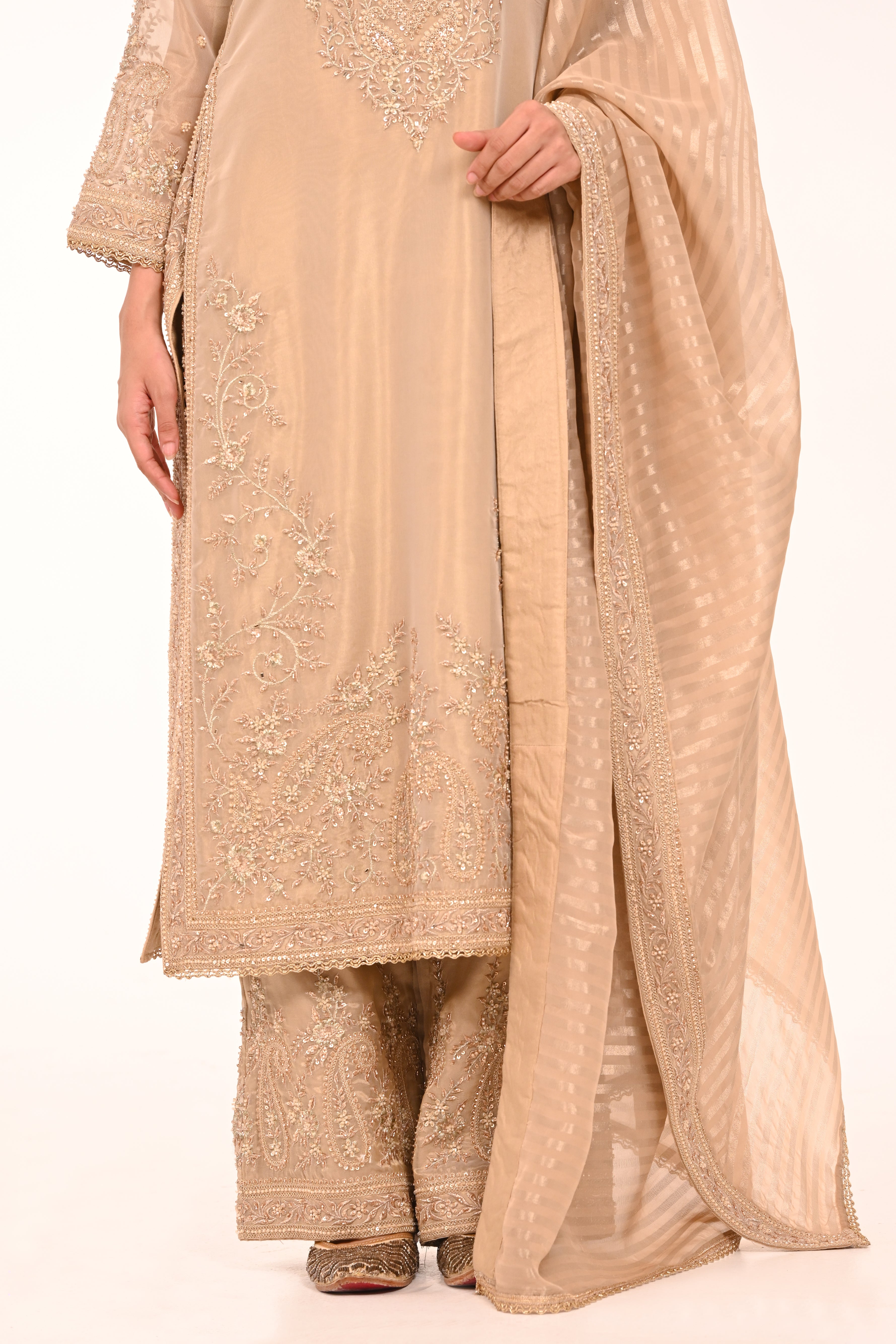 Roshna Rooh Suit