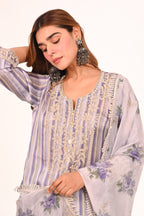 Ek Nazm Suit