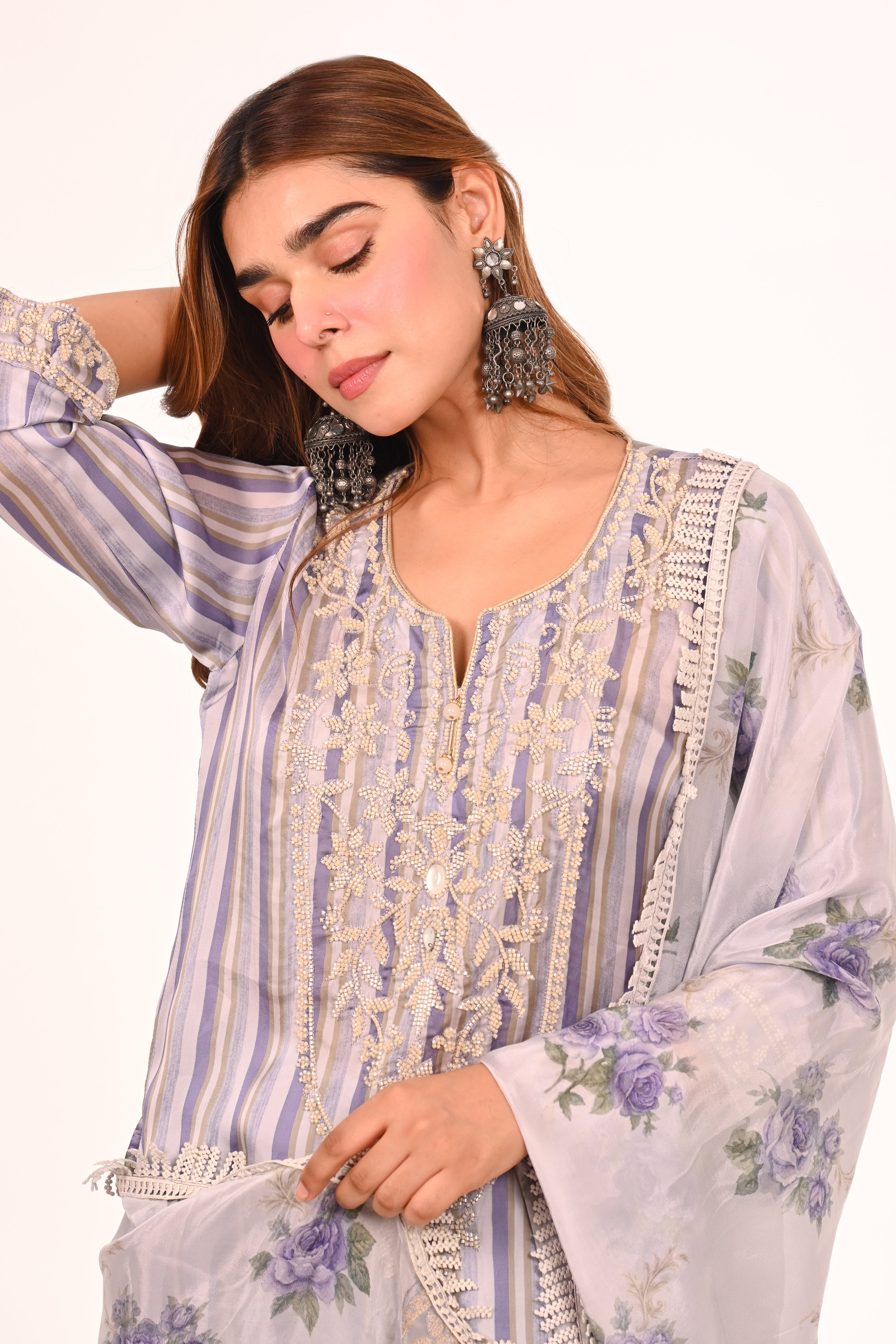 Ek Nazm Suit