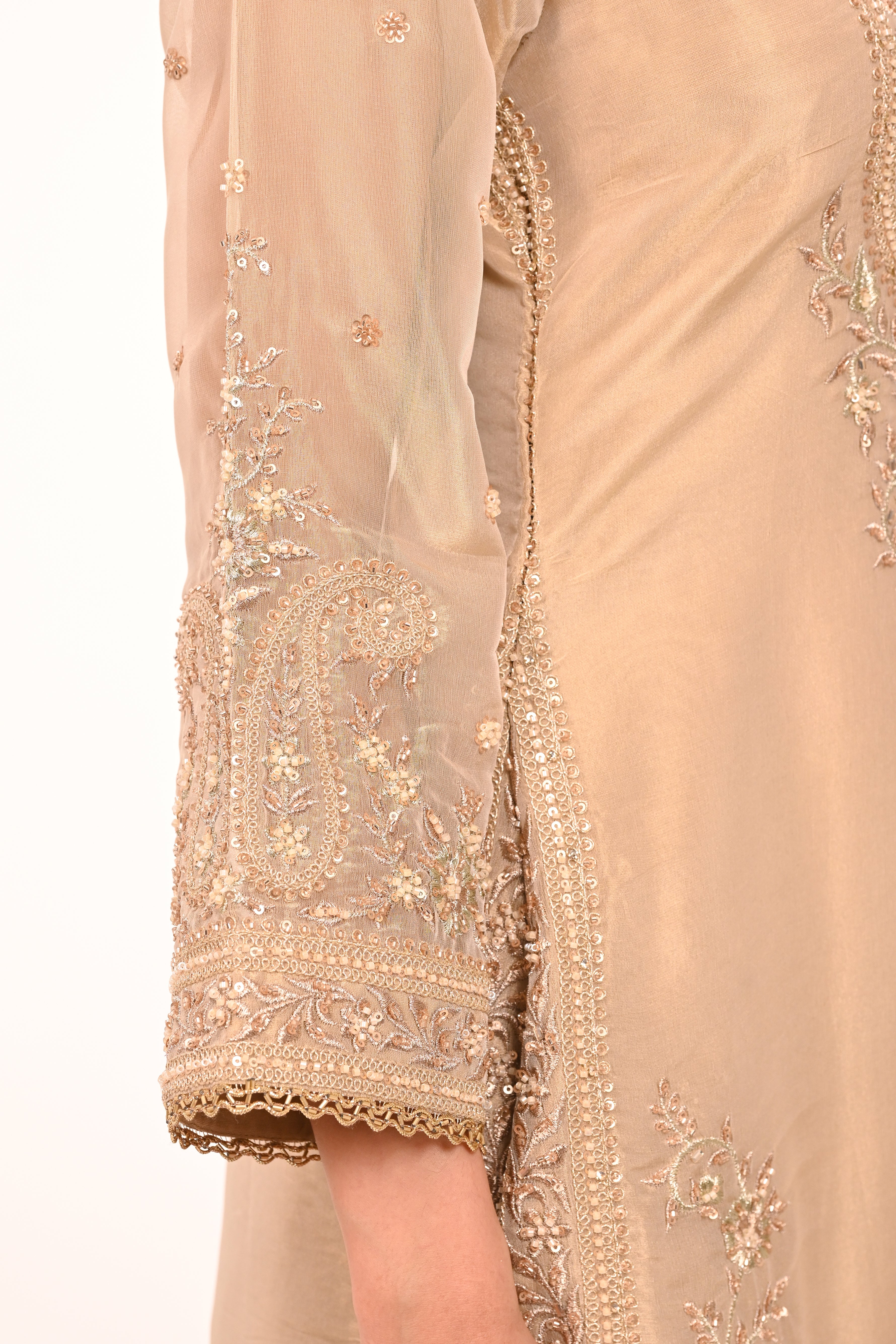 Roshna Rooh Suit
