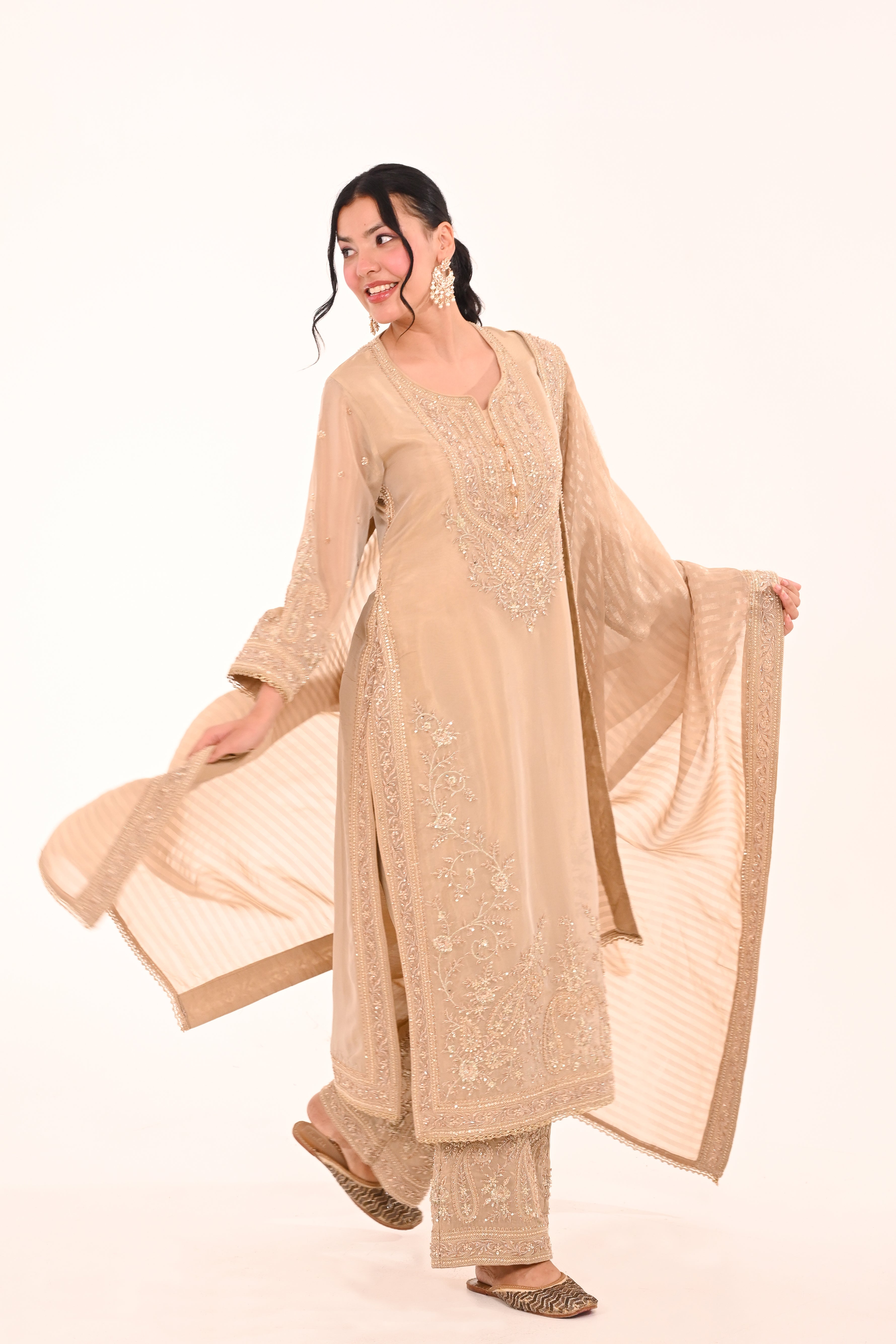 Roshna Rooh Suit