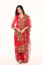 Gul Banno Suit