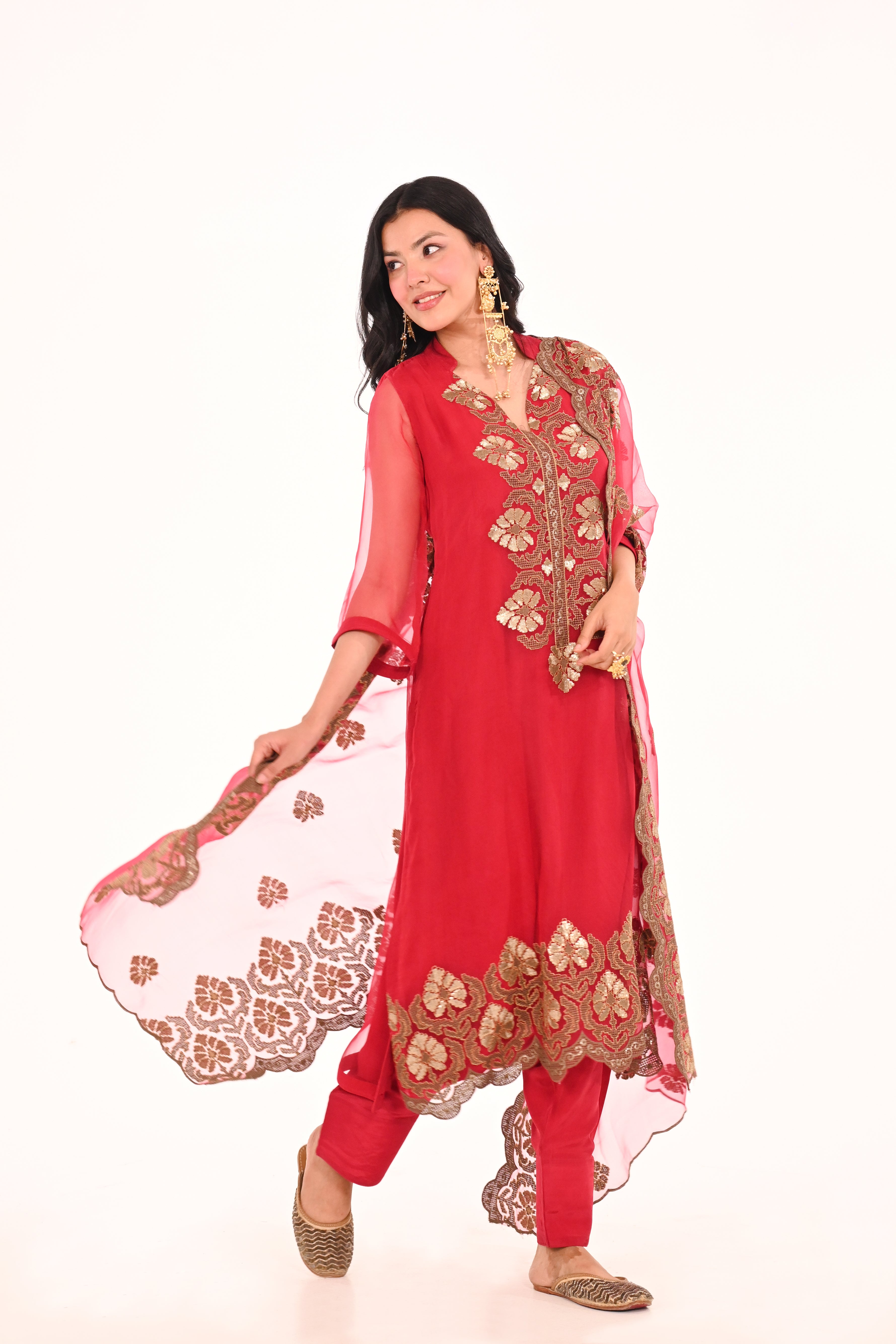 Gul Banno Suit