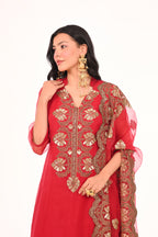 Gul Banno Suit