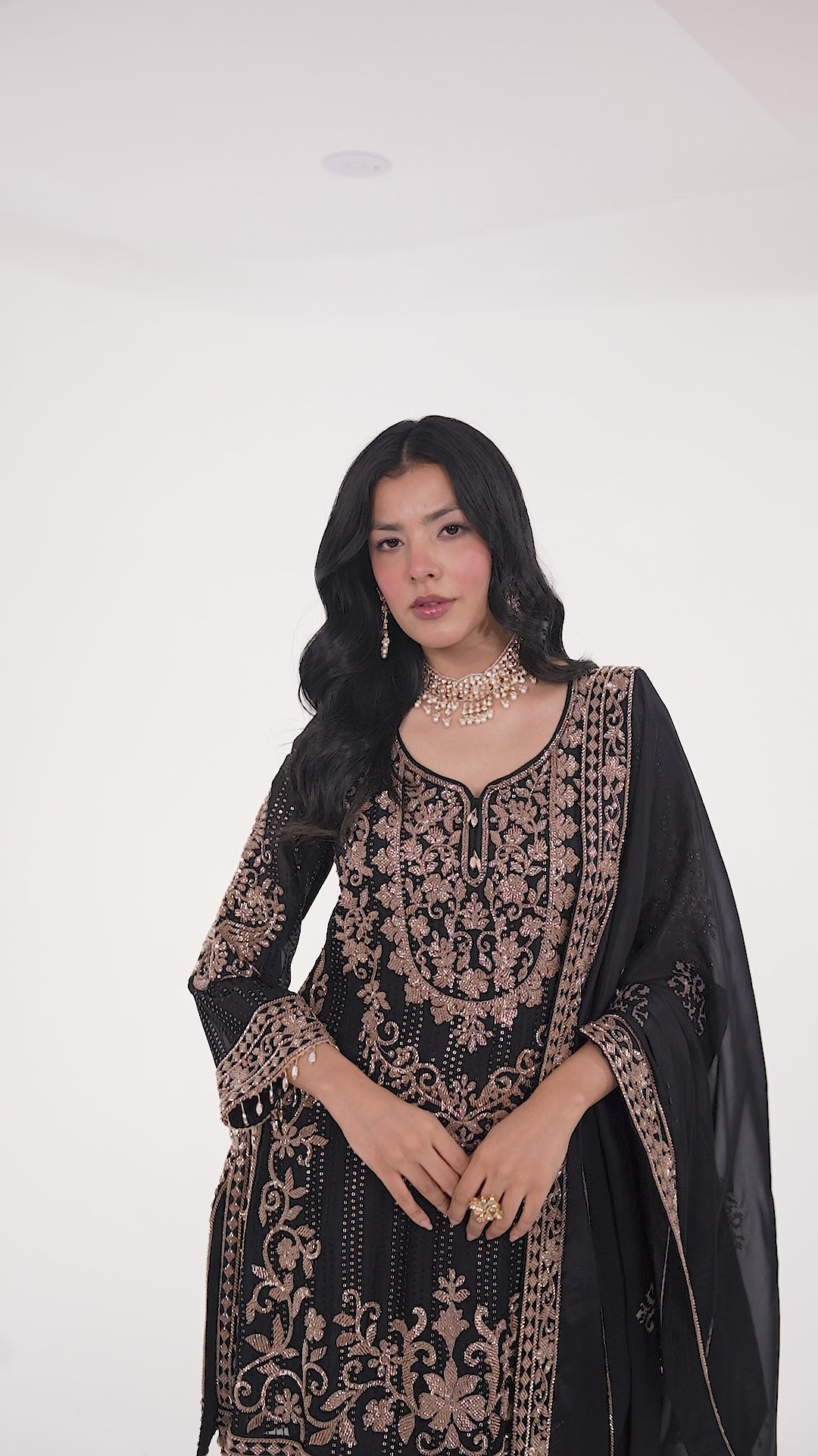 Siyah Sitara Suit
